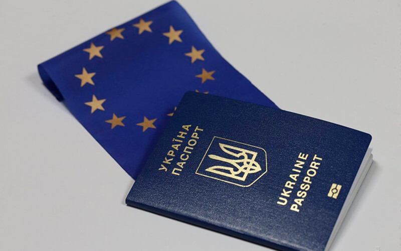 Плюсы помощи надежной компании для вклейки фото в паспорт