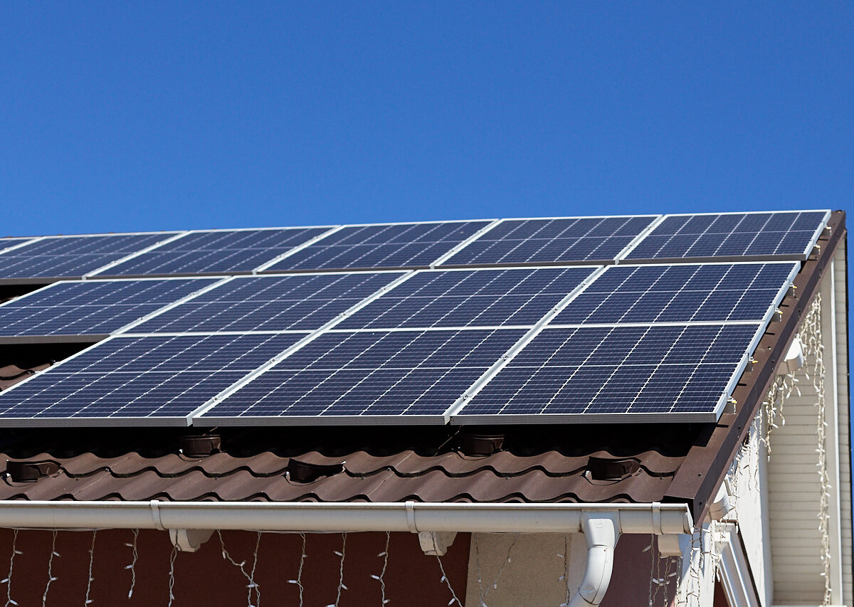 Переваги встановлення домашньої автономної сонячної електростанції