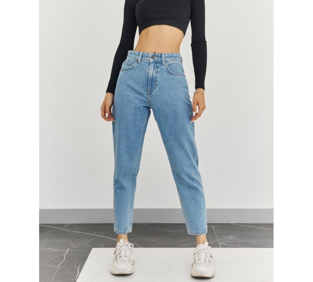 Чем отличаются брендовые женские джинсы