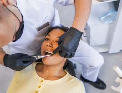 Чому слід лікувати захворювання зубів в професійній клініці