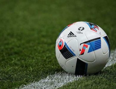 Сравнение футбольных мячей Adidas, Nike и Select: какой выбрать?